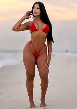 Ketlen Cristina image 3 of 4