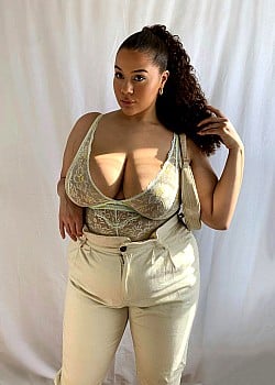 Khloe Mitchell image 3 of 4