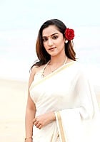 Khushi Yadav profile photo