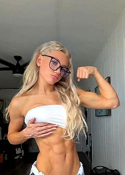 Kiana Jay image 2 of 4