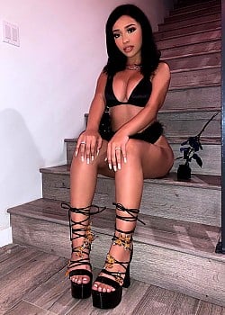 Kiara Marie image 4 of 4