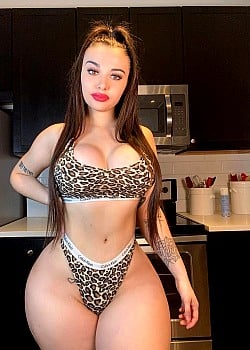 Kiley Lynn image 3 of 3