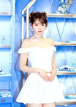 Kim Chae-won image 1 of 3