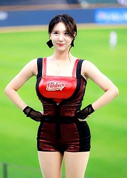 Kim Hyun-young image 4 of 4