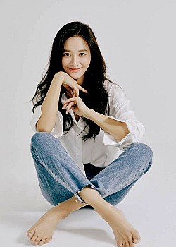 Kim Jae Kyung image 2 of 2