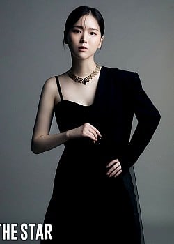 Kim Ji-eun image 1 of 3