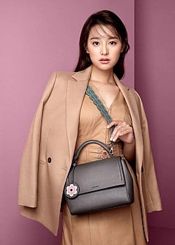 Kim Ji-won image 2 of 4