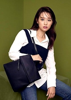 Kim Ji-won image 3 of 4