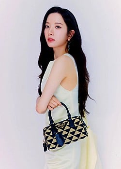 Kim Ji-yeon (WJSN) image 4 of 4