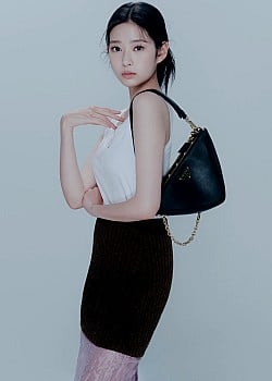 Kim Min-ju image 4 of 4