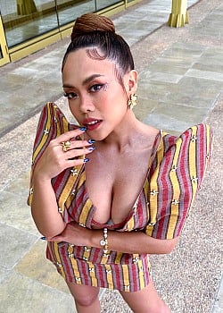 Kim Molina image 4 of 4