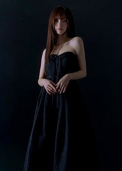 Kim Nahee image 2 of 2