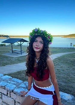 Kimberly Kim image 3 of 3