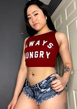 Kimmy Kalani image 1 of 3