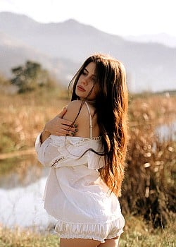 Kira Monett image 2 of 3