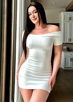 Kira Shannon image 2 of 4