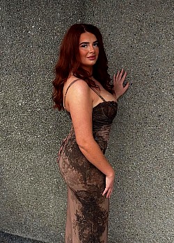 Kirsten Douglas image 2 of 4