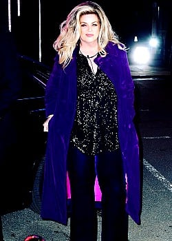 Kirstie Alley image 2 of 3
