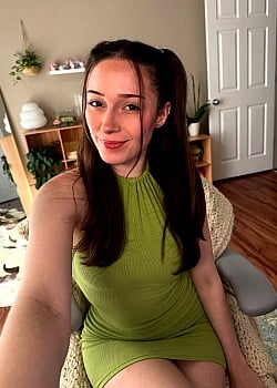 Klaire Elise image 2 of 3