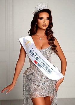 Klarisa Cuka image 1 of 3