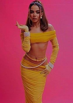Komal Pandey image 4 of 4