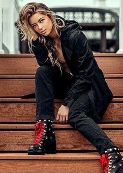 Kornelia Ski image 4 of 4