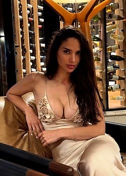 Kriss Mariel image 2 of 3