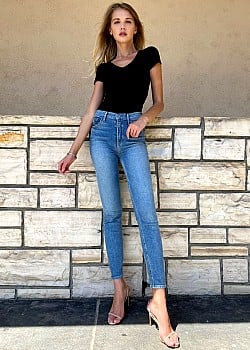 Ksenia Komleva image 2 of 3
