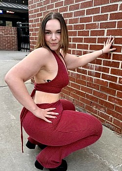 Kylie Smith (Instagram) image 4 of 4