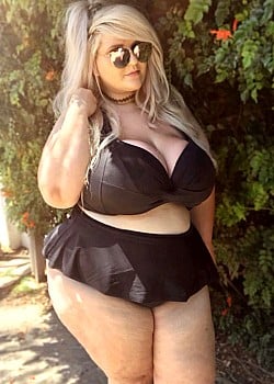 Lacey Carroll image 2 of 4