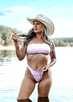 Lacy Scott image 2 of 2