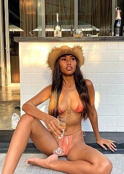 Laine Rondina image 2 of 3