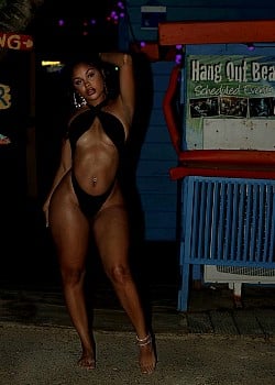 Lainia (Instagram) image 2 of 3
