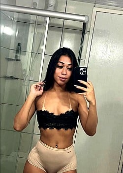 Lais Miranda image 3 of 4