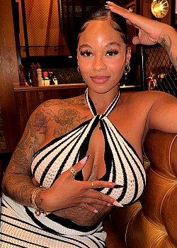Lala Ronay image 3 of 4