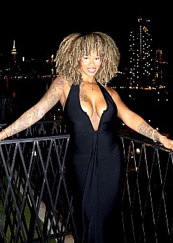 Lala Ronay image 4 of 4