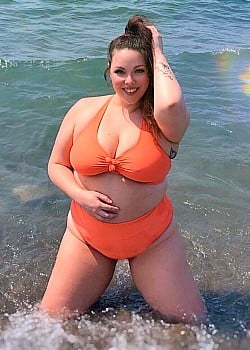 Lana Berry image 2 of 4