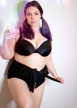 Lana Berry image 3 of 4