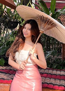 Lana Siam image 2 of 2