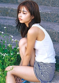 Lana Tanida image 3 of 4