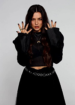 Lanberry (singer) image 4 of 4