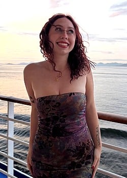 Landri Renae image 1 of 2