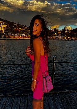 Lara Schobert image 2 of 4