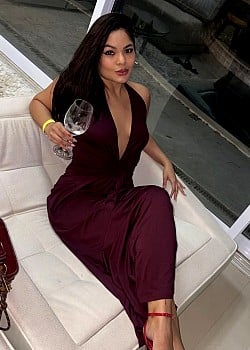 Lari Calazans image 2 of 2
