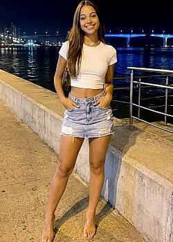 Larissa Duarte image 4 of 4