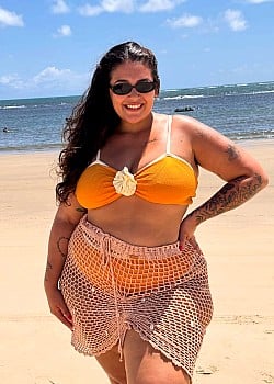 Larissa Oliveira image 1 of 4
