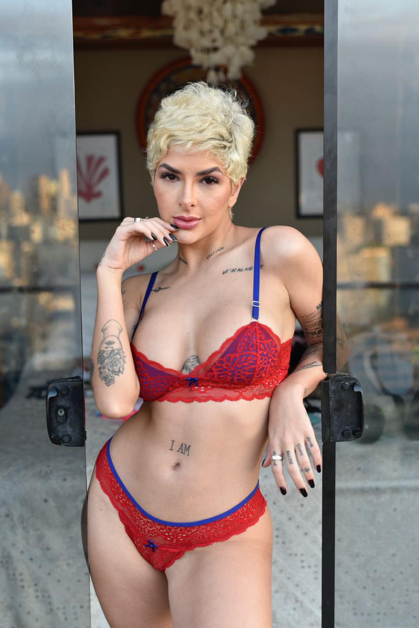 Lary Bottino - Free pics, galleries & more at Babepedia