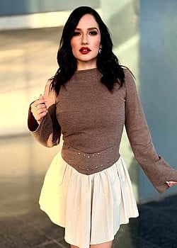 Laryzza Mireles image 1 of 4