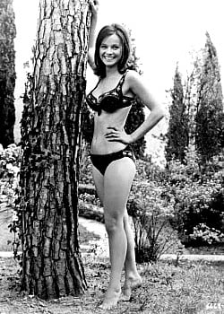 Laura Antonelli image 1 of 4