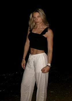 Laura Frlickova image 2 of 3